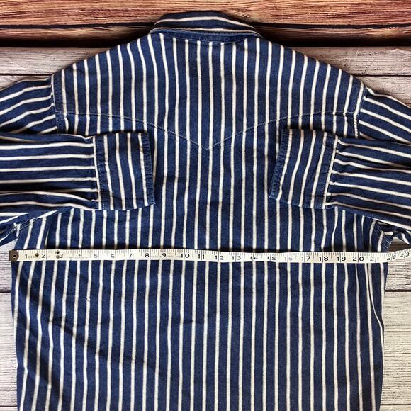 Vintage 1990s Wrangler Brushpopper Pinstripe Denim Pearl Snap Shirt - Picture 6 of 8